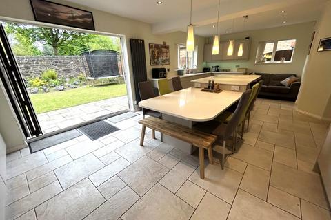 18 Arkle Drive, Chadderton, Oldham, OL9 0ND