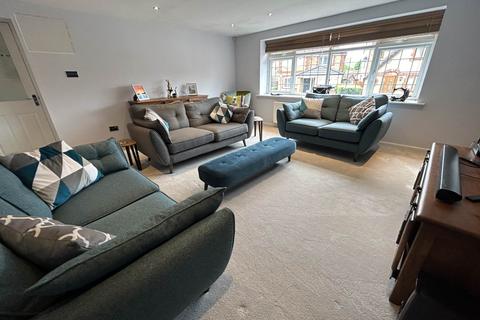 18 Arkle Drive, Chadderton, Oldham, OL9 0ND