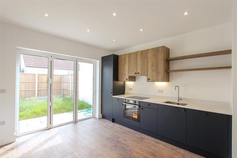 3 bedroom semi-detached house for sale, Westborough Road, Westcliff-on-Sea, Essex, SS0