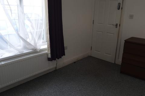 5 bedroom house share to rent, Park Road, Wembley, Greater London, HA0