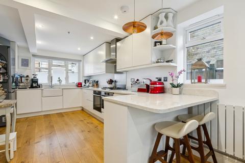 4 bedroom end of terrace house for sale, Langroyd Road, SW17