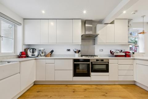 4 bedroom end of terrace house for sale, Langroyd Road, SW17