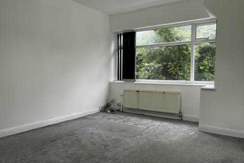 2 bedroom house to rent, Long Street, Manchester M18