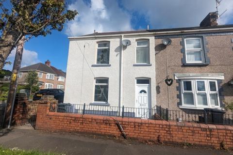 Neath - 3 bedroom end of terrace house to rent