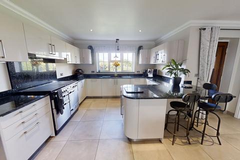 5 bedroom detached house for sale, Northall, Dunstable LU6