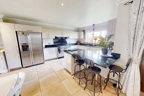 5 bedroom detached house for sale, Northall, Dunstable LU6