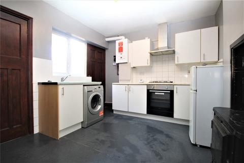 3 bedroom terraced house to rent, New Road, Dagenham, RM10