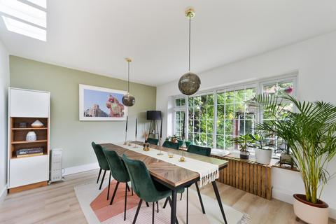 58 Winifred Street, Woolwich, London, E16 2HX