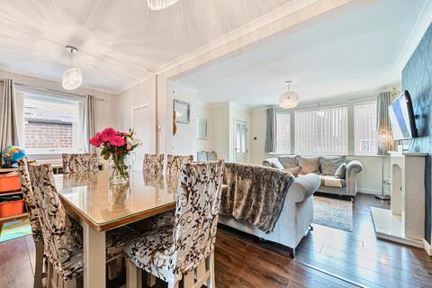38 Greenfields Road, Reading, RG2 8SF