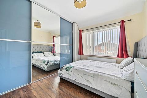 38 Greenfields Road, Reading, RG2 8SF