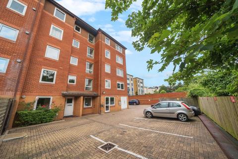 1 bedroom retirement property for sale, Surbiton,  Kingston-upon-Thames,  KT6