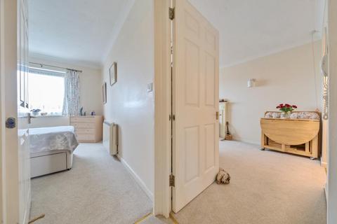 1 bedroom retirement property for sale, Surbiton,  Kingston-upon-Thames,  KT6