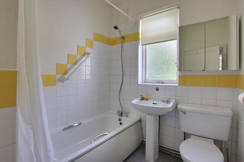 6 Mead Way, Croydon, CR0 8BQ