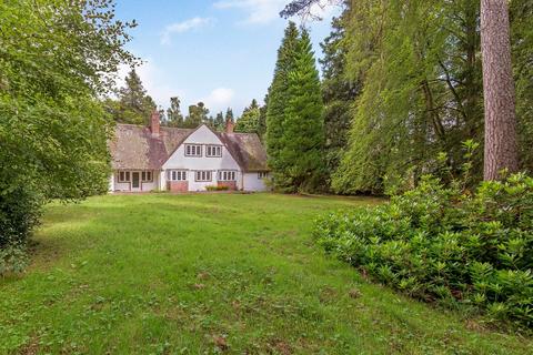 4 bedroom detached house for sale, Caledonian Crescent, Auchterarder, PH3