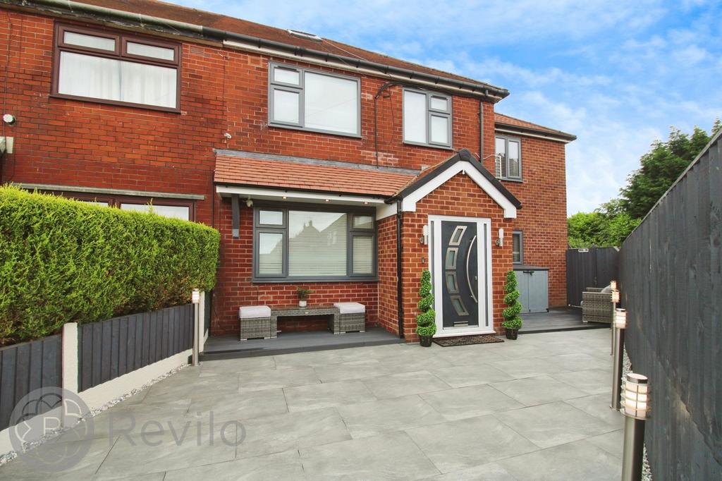 Clough Road, Failsworth, M35 3 bed semidetached house for sale £320,000