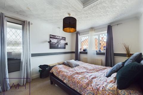 2 bedroom flat for sale, Bentley, Doncaster DN5