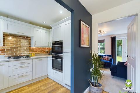 24 Upper Stroud Close, Chineham, Basingstoke, RG24 8EG