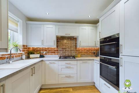 24 Upper Stroud Close, Chineham, Basingstoke, RG24 8EG