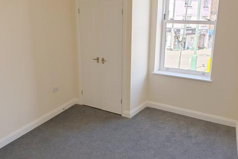 2 bedroom flat to rent, The Triangle, Bournemouth