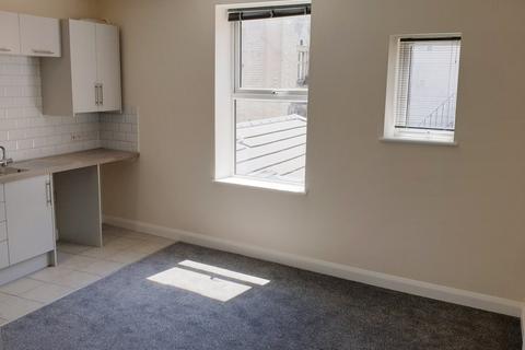 2 bedroom flat to rent, The Triangle, Bournemouth