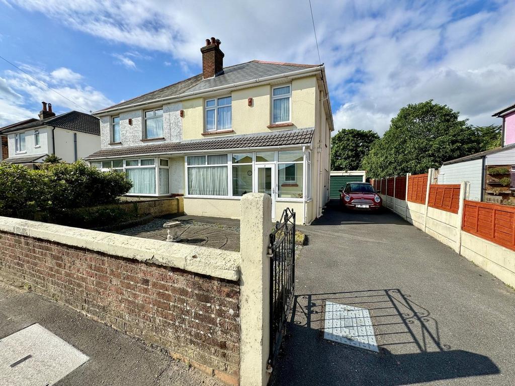 Cynthia Road, Parkstone, Poole, BH12 3 bed semidetached house for sale