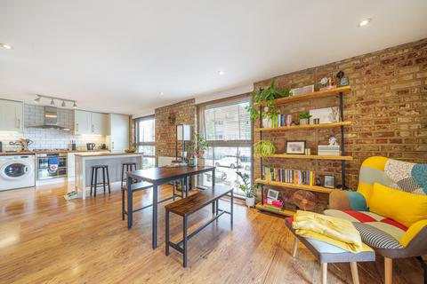 2 bedroom apartment for sale, Trewsbury Road, London