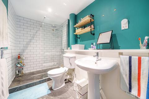 2 bedroom apartment for sale, Trewsbury Road, London