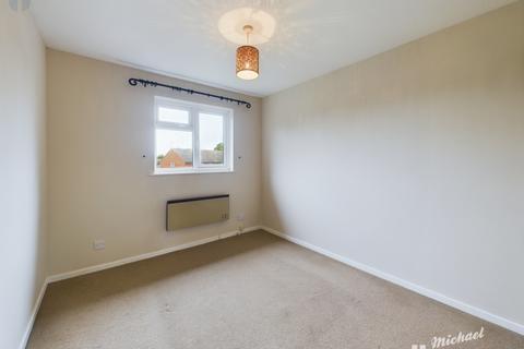 1 bedroom maisonette for sale, Larch Close, Aylesbury, Buckinghamshire