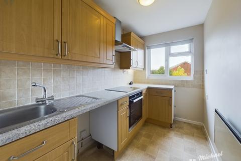 1 bedroom maisonette for sale, Larch Close, Aylesbury, Buckinghamshire