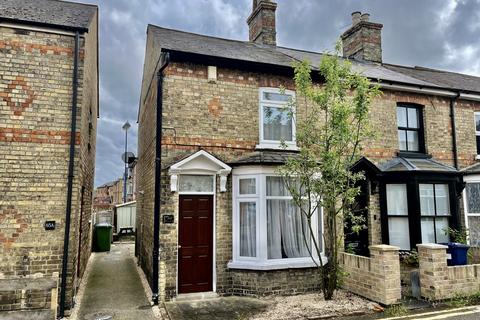 2 bedroom end of terrace house for sale, Russell Street, St Neots PE19