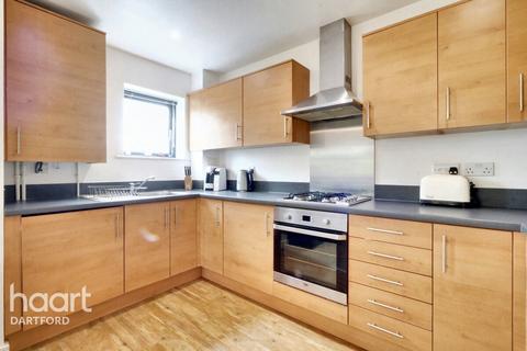 2 bedroom flat for sale, Park Lane, Greenhithe