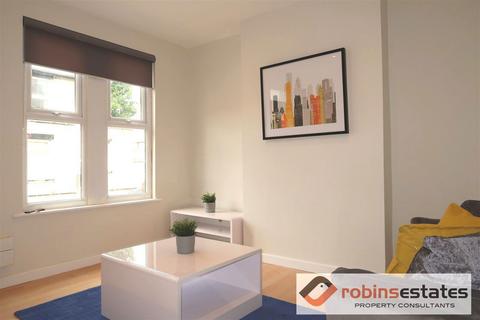 2 bedroom terraced house to rent, Lonsdale Road, Nottingham, NG7 3DU