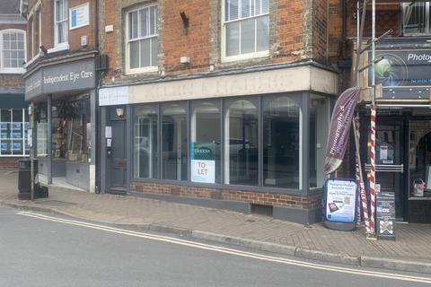 Property to rent, 35 Market Place, Wantage