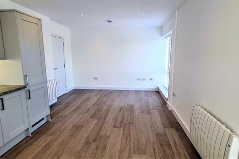 2 bedroom flat to rent, Ladygate Centre, Wickford, Essex