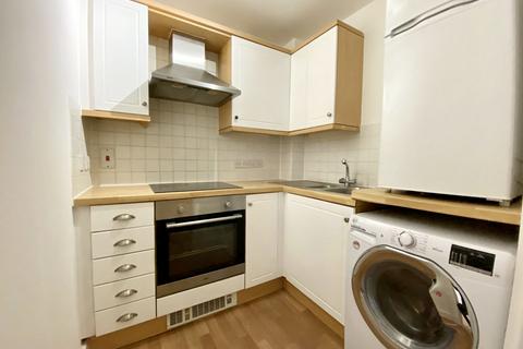 1 bedroom apartment to rent, Cleeve Way, Sutton SM1
