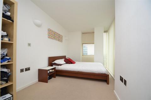 2 bedroom apartment to rent, West Point, Leeds