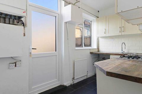 9 Treswell Road, Dagenham, RM9 6XL