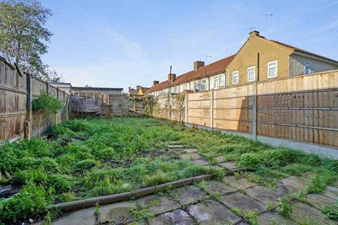 9 Treswell Road, Dagenham, RM9 6XL