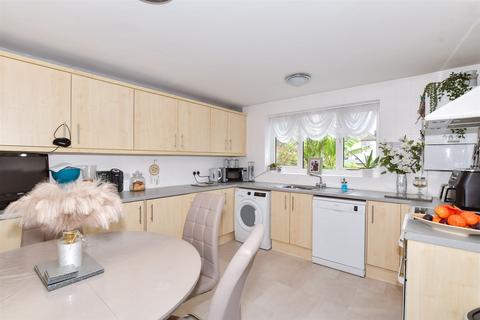 26 Constitution Hill, Snodland, ME6 5DH
