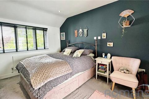 2 bedroom maisonette for sale, Elms Road, Aldershot, Hampshire