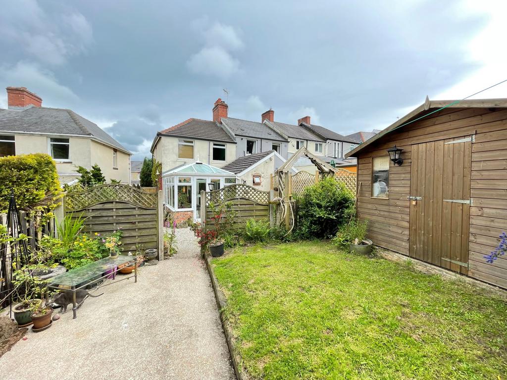 Woolley Road, Stocksbridge, S36 3 bed end of terrace house for sale £