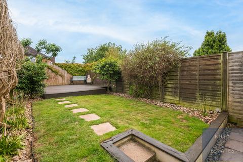 11 Broom Close, Exeter, EX2 5JF