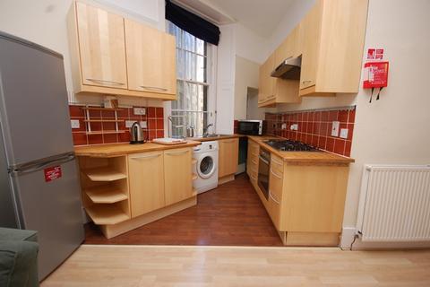3 bedroom flat to rent, 0640L – Lutton Place, Edinburgh, EH8 9PD