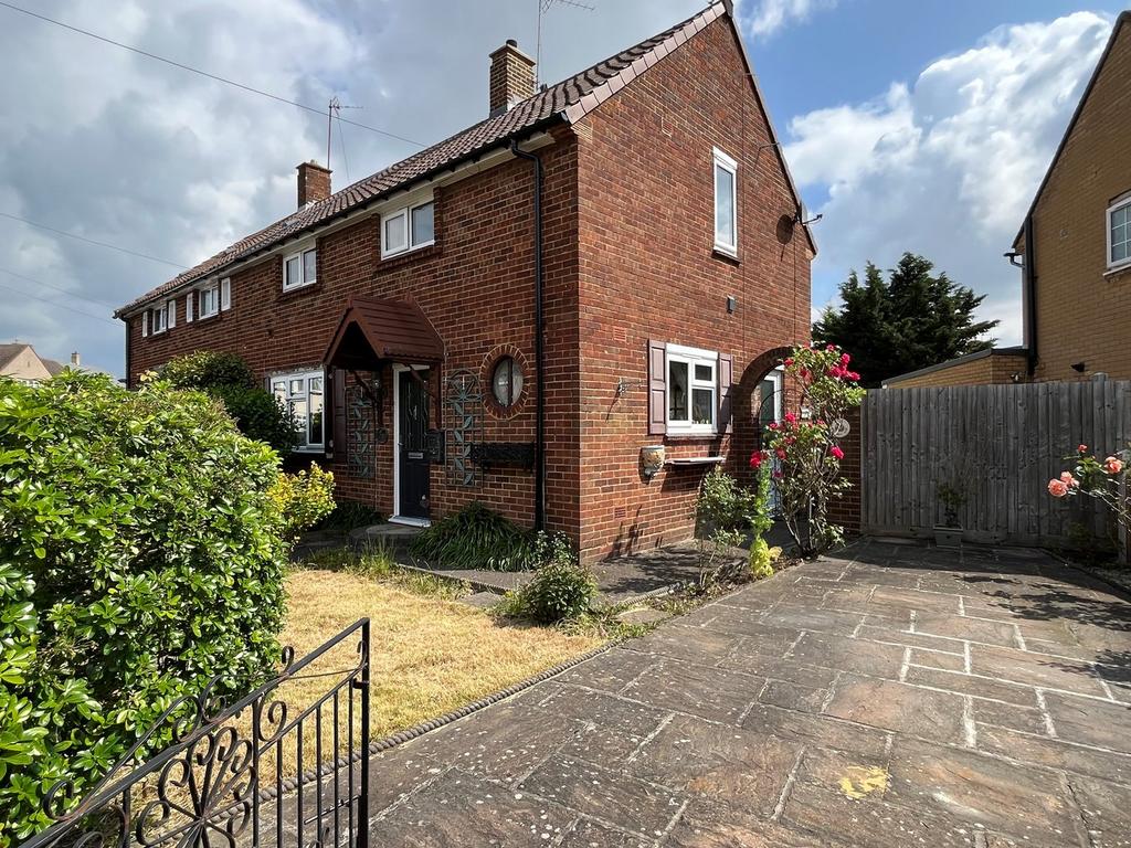Frobisher Crescent... 2 bed semidetached house for sale £449,950