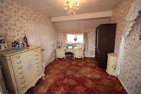 14 Frobisher Crescent, Staines, TW19 7DX