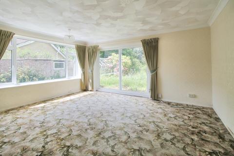 4 bedroom bungalow for sale, Loxwood Avenue,  Fleet, GU51