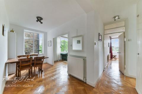 2 bedroom flat for sale, The Lawns, Lee Terrace, London, SE3