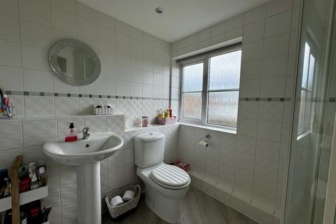 16 Eugene Way, Eastbourne, BN23 5BH