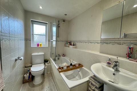 16 Eugene Way, Eastbourne, BN23 5BH