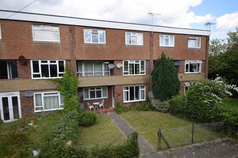 2 bedroom ground floor flat for sale, Weydon Lane, Farnham, Surrey, GU9